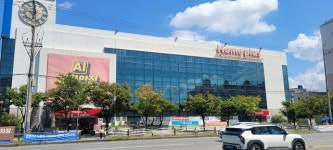 17년 만의 폐점 홈플러스 동촌점…설자리 잃은 입점 점주