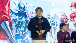 [지스타2025 | 포토] 2025 대한민국 게임대상 우수상 수상한 넷마블넥서스 김정민 대표