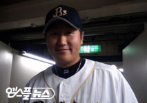 [김원익의 휴먼볼] 이대호, 日 4개 팀 주시, 롯데 복귀는?