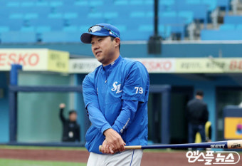 [김원익의 휴먼볼] 박진만 코치 “‘수비 명가’ 삼성, 기본이 우선.”