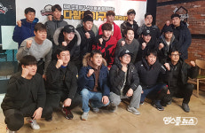 [엠스플 현장] 스크린야구 접한 프로 스타들, "니퍼트 공보다 어렵네"