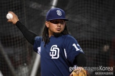 美 매체 NYY-PIT, FA 유격수 갈비스 영입 고려