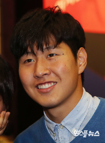 [M+현장] 이강인, 귀여운 아기미소로 '사인의 신' 등극!