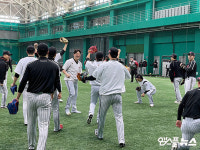 우찬이네&죽한사발 이천점 | 차우찬, 코로나19 검사 결과 '음성'…이천 1군 캠프 합류한다 [엠스플 in 캠프]
