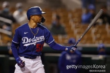 슈퍼스타 베츠, MLB 유니폼 판매 1위…2위 벨린저