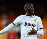 발렌시아, 상대 인종차별 발언에 30분간 보이콧…디아카비 지지