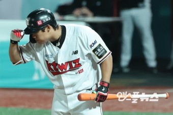 [M+포토] 오승환에 사과 인사하는 강백호