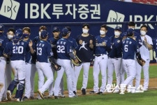 [M+포토] NC, 'LG전 7연패 탈출했다'
