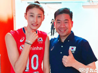 [퍼스널리티] 한국 여자배구 팀 닥터 스포츠엔 의학적으로 설명 불가능한 분위기가 있다 [엠스플 피플]