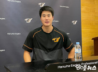초구부터 스트라이크로! 확 달라진 한화 박윤철, 복귀를 신고합니다 [SPOCHOO 피플]