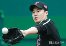 다들 우승 후보라는데, 작년 ERA 1위 팀인데…그런데 3선발이 임찬규다 [SPOCHOO 집중분석]