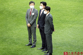 '슈퍼스타' 찾는 '재미 쏙쏙' 브라질전, '네덜란드·맨유 전설' 반데사르도 직관 [춘추 현장]