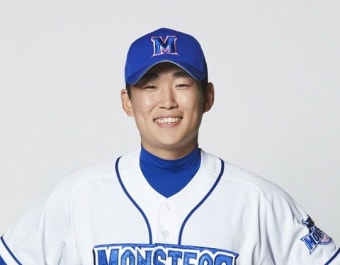 '최강야구'로 주목받은 유현인, KT와 입단 계약 완료…1R 김정운도 2억 2천만 원에 도장 [춘추 이슈]