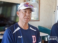 두산 세리자와 코치 양의지는 포수와 싸우게 하는 유일한 존재, 다만 약점 하나는… [춘추 in 시드니]