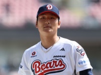 '이승엽 나간' 두산, 달라진 것 없었다...곽빈 1회 4볼넷 난조 속 KIA에 대패 [춘추 이슈]