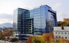 스마일게이트 권혁빈 8조 재산분할 후폭풍…통합법인 앞두고 지배구조 안갯속 [더게이트 게임]