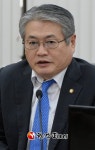 김용익 의원 수화통역 부탁했으나 전례 없고.. 청각 장애인의 알권리는?