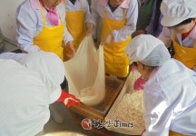 강북구, 동네 어르신들 손수 만든 희망두부 인기