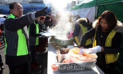 힘내세요 여수 수산시장 피해 상인들 위해 모인 손길들