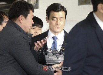 이영선 靑행정관 특검출석.. '세월호 7시간 朴 행적 집중 추궁'