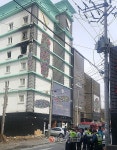 천안 모텔 6층서 방화 추정 화재 발생.. 투숙객 1명 사망