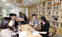 한국타이어, 대전공장에 북카페 오픈..임직원 창의성 및 소통 강화