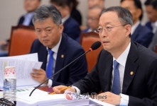 백운규 강원랜드 채용 청탁 파악 중