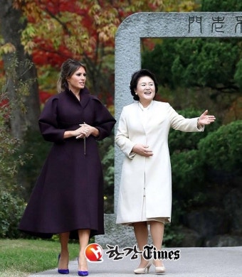 멜라니아 트럼프 vs. 김정숙 여사는 