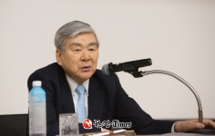 검찰, 조양호 일가 공동대표 면세품 중계업체 10곳 압수수색