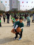 [한강T-포토] 남양주시 장내초등학교 담안 놀이마당.. 아이들 미소 한가득