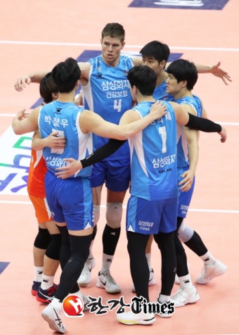 [프로배구] 삼성화재, 한국전력 완파..3연패 탈출