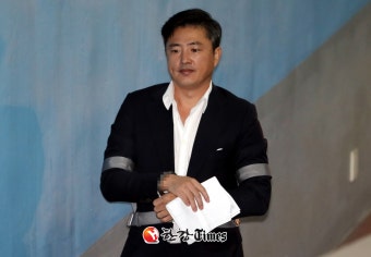 '세관장 인사 청탁' 고영태, 징역 1년6개월 실형 확정