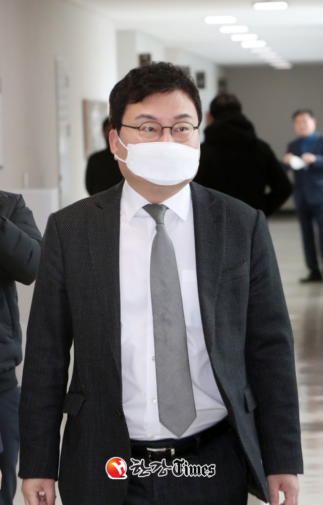 조국 대표, 이상직 전 의원과의 관계 부인…문전 대통령 옛 사위 특혜 의혹 조사