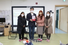 전영준 종로구의원, 명륜어린이집 학부모로부터 감사패