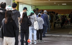 총선 투표율 오후 2시 기준 56.4%... 최종 투표율 70% 넘길까?