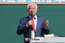 전광훈 목사 검찰 송치... 비례대표 공천 대가 금전 요구 혐의