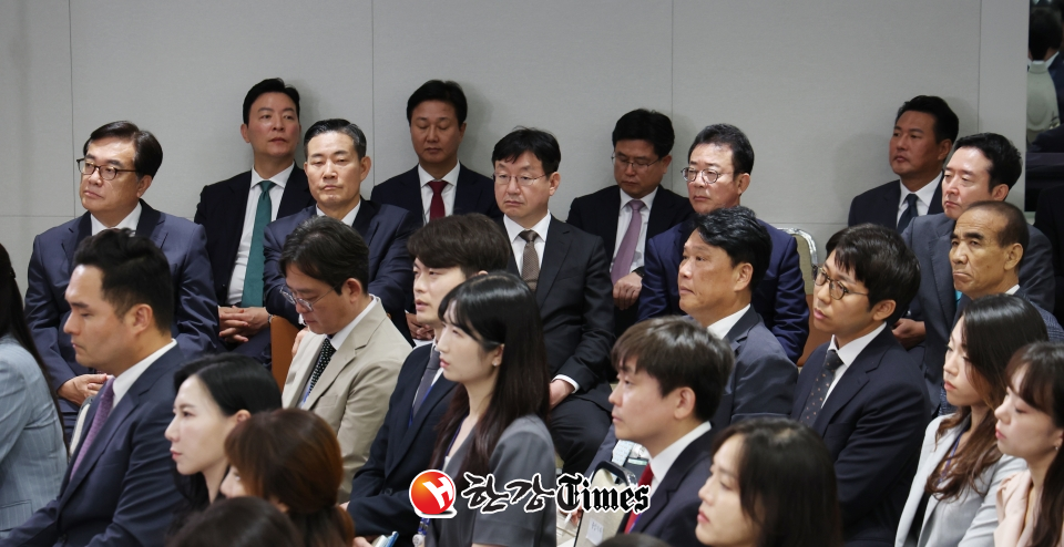 대통령실 고위 참모들, 최상목 대행에 사의 표명…헌재 임명 관련 항의 반영【총 69글자】