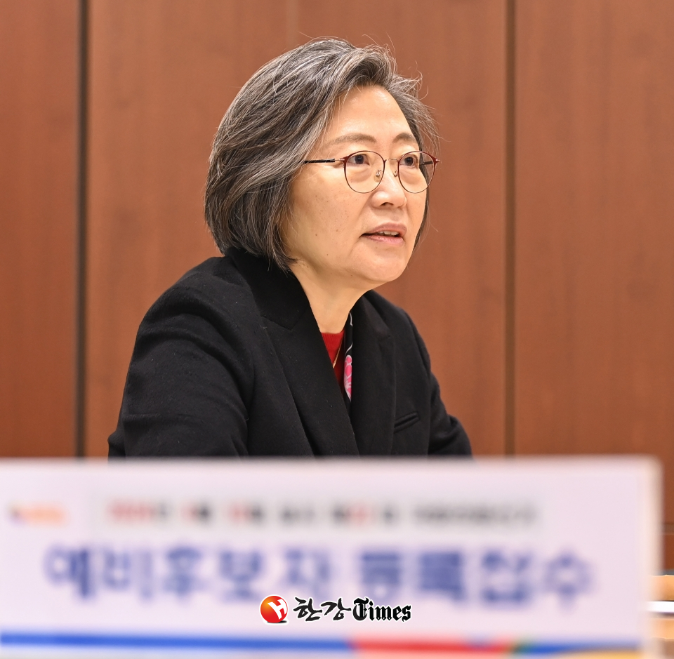 한국 정치계, 논란의 중심: 이준석 대표와 여러 이슈에 대한 논쟁 계속되며 관심 집중