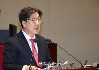 권성동 