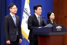 첫 비서실장 퇴임한 강훈식, 국정 안정·경제외교 지원 주목
