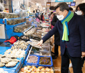 김동연 후보 노량진 수산시장 상인들과 대화