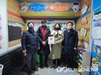 대구시 비산2.3동어린음악대 어린화가들 비산원 착한가게 현판 전달