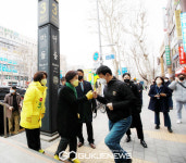 노원에서 출근길 구민들과 인사 나누는 심상정 후보