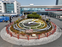 대전역, 팬지 꽃 2,500본 식재해 꽃시계 새단장