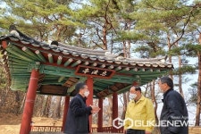 이종윤 충북문화재연구원장, 진천군 문화재 돌봄현장 방문