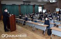 [포토] 영재교육 학부모단 발대식 축사하는 김석준 교육감