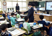 [포토] 김석준 교육감, 11일 초등학교 학사운영 및 방역 상황 점검
