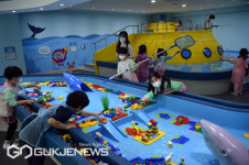 [포토] 명지 가온유치원 시설 점검하는 김석준 교육감