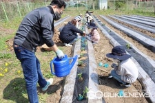 청주 미원초등학교 금관분교장, 텃밭서 환경생태교육 실시