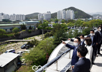 센텀2지구 도시첨단산업단지 현장 둘러보는 윤석열 당선인